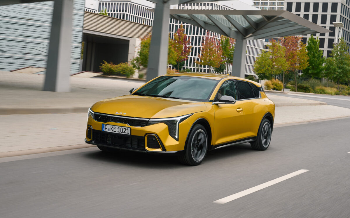 Kia K4: Ο διάδοχος του Ceed σε εκδόσεις βενζίνης έως 180 ίππους