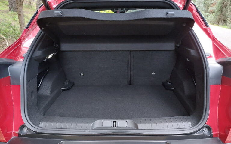 Alfa-Romeo-Junior-Elettrica-EV-test-drive-2026-04 (34)