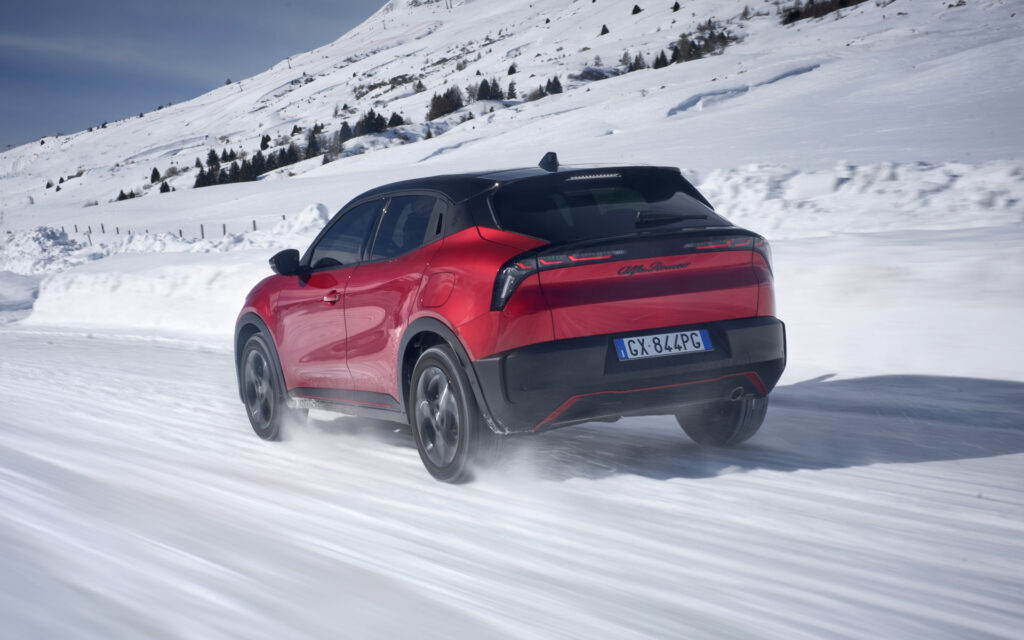 Alfa Romeo Junior Ibrida Q4