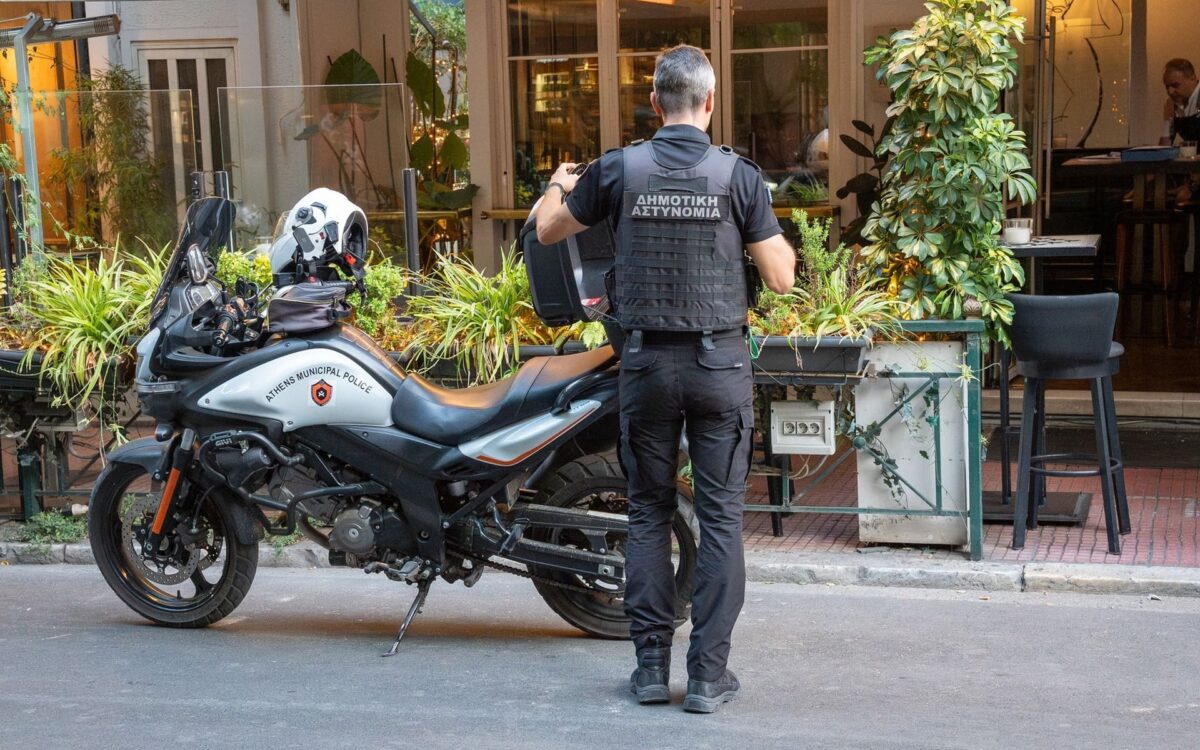 Ο Δήμος Αθηναίων επιστρέφει ενόψει Πάσχα τις άδειες οδήγησης – Ποιες παραβάσεις εξαιρούνται