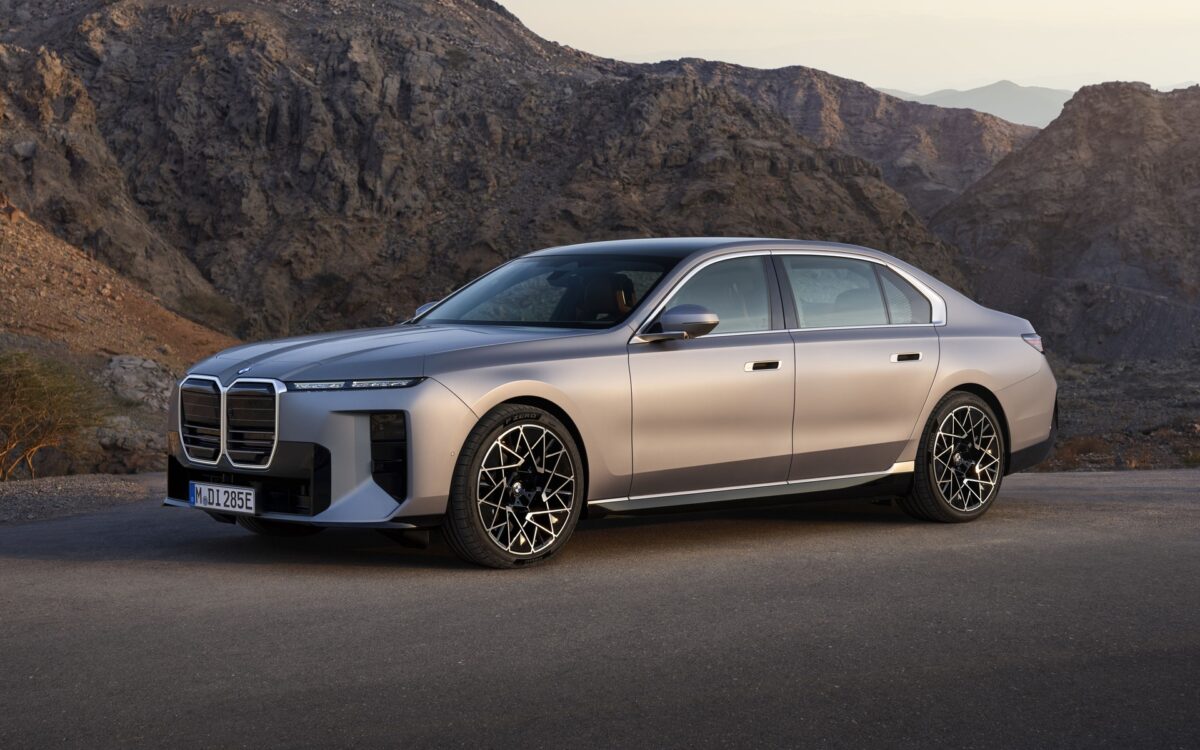 Νέα BMW Σειρά 7: Τα οφέλη του να κάνεις… παρέα με τη Neue Klasse