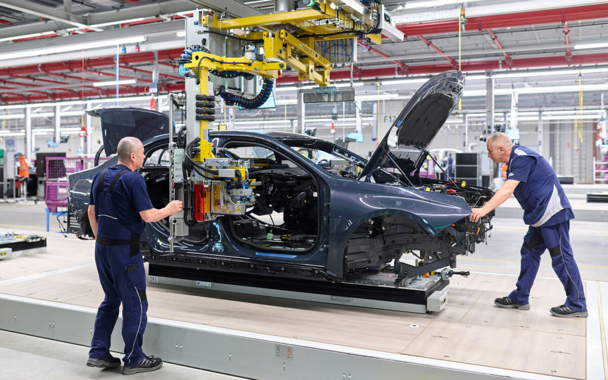 Από το press shop στα logistics: Η διαδικασία παραγωγής στα σύγχρονα εργοστάσια αυτοκινήτων