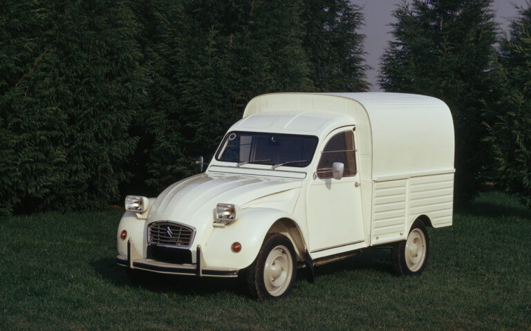 Citroen-2CV-Classic-Car-fourgonnette