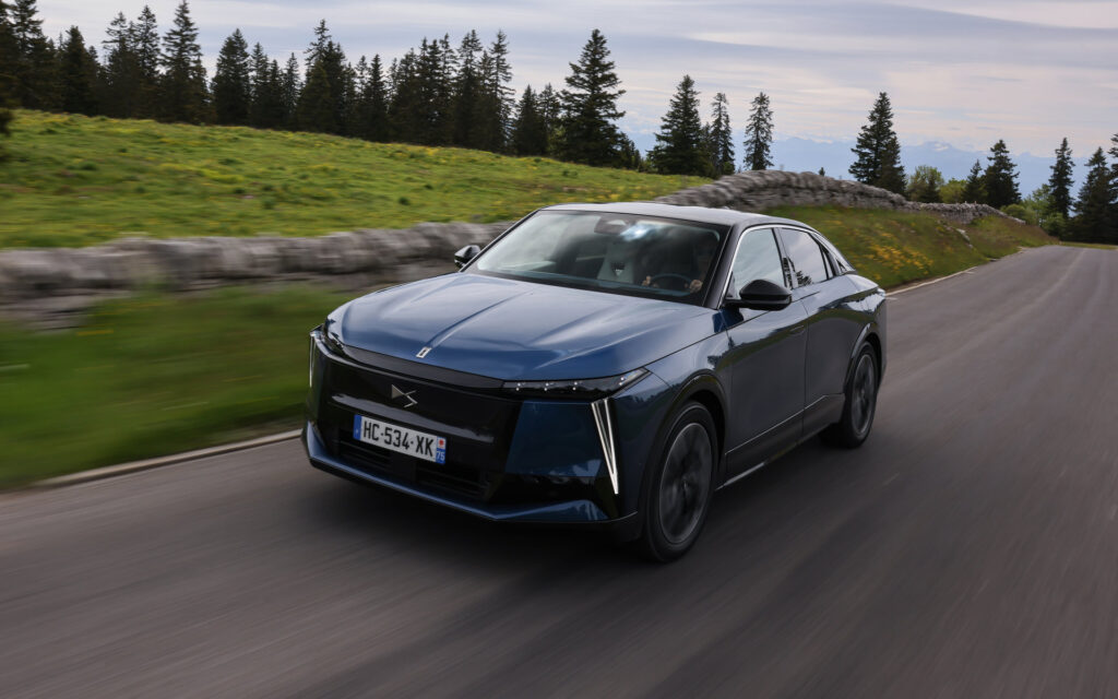 DS Automobiles Νο 8