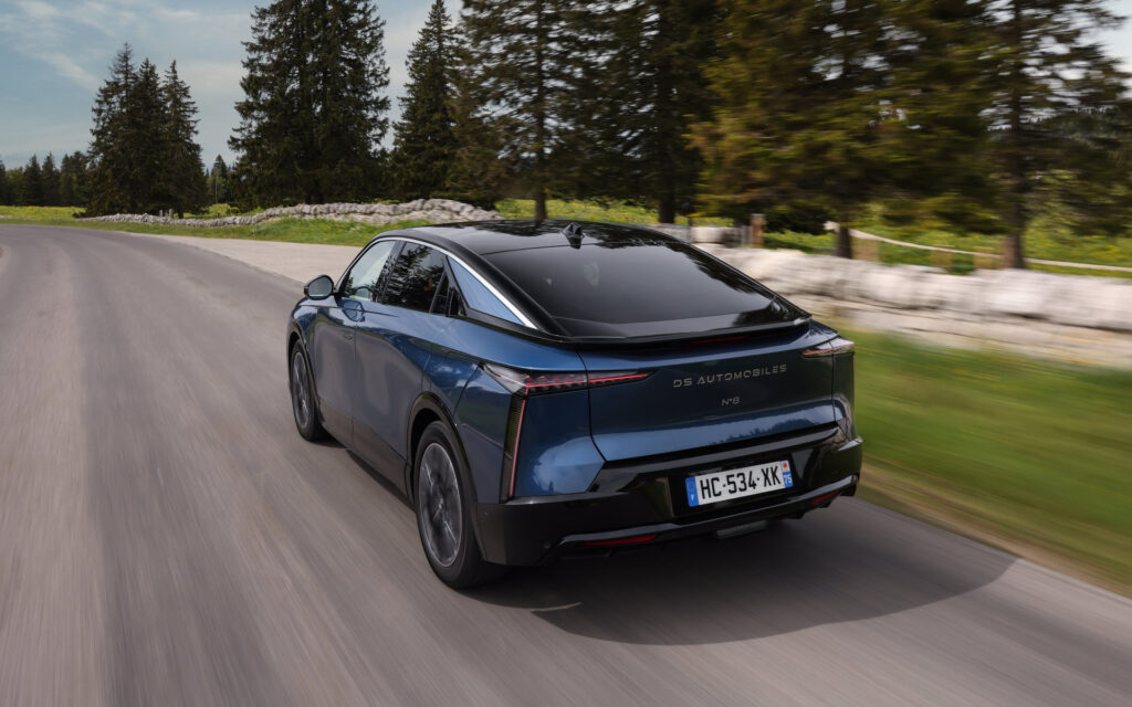 DS Automobiles Νο 8