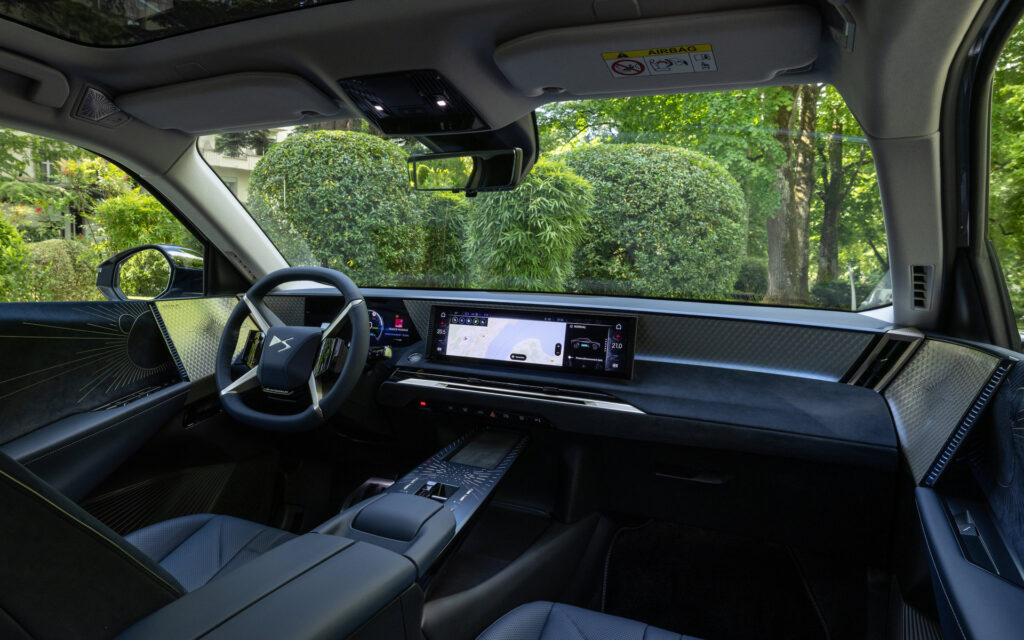 DS Automobiles Νο 8