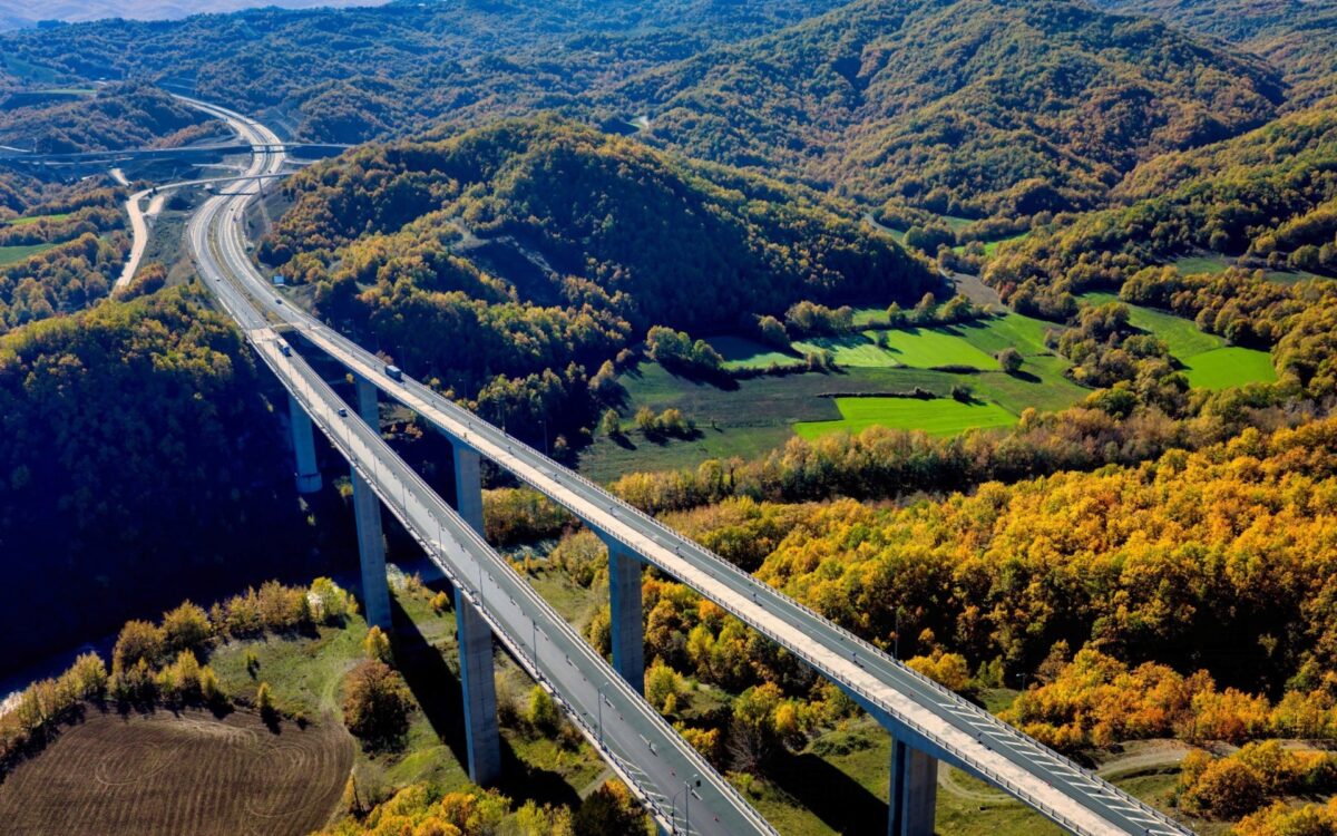 Πόσα οχήματα περνούν καθημερινά από τους ελληνικούς αυτοκινητόδρομους