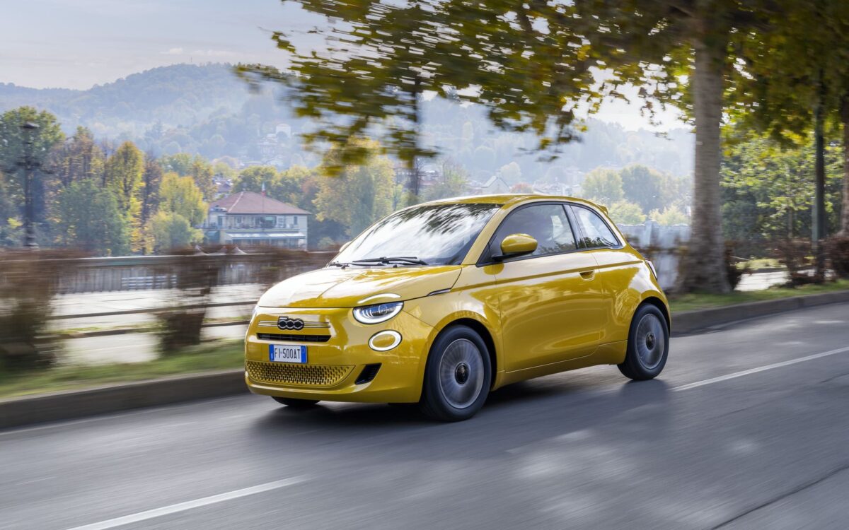 FIAT 500 Hybrid: Διαθέσιμο στην Ελλάδα, σε hatchback και cabrio αμάξωμα (τιμές)