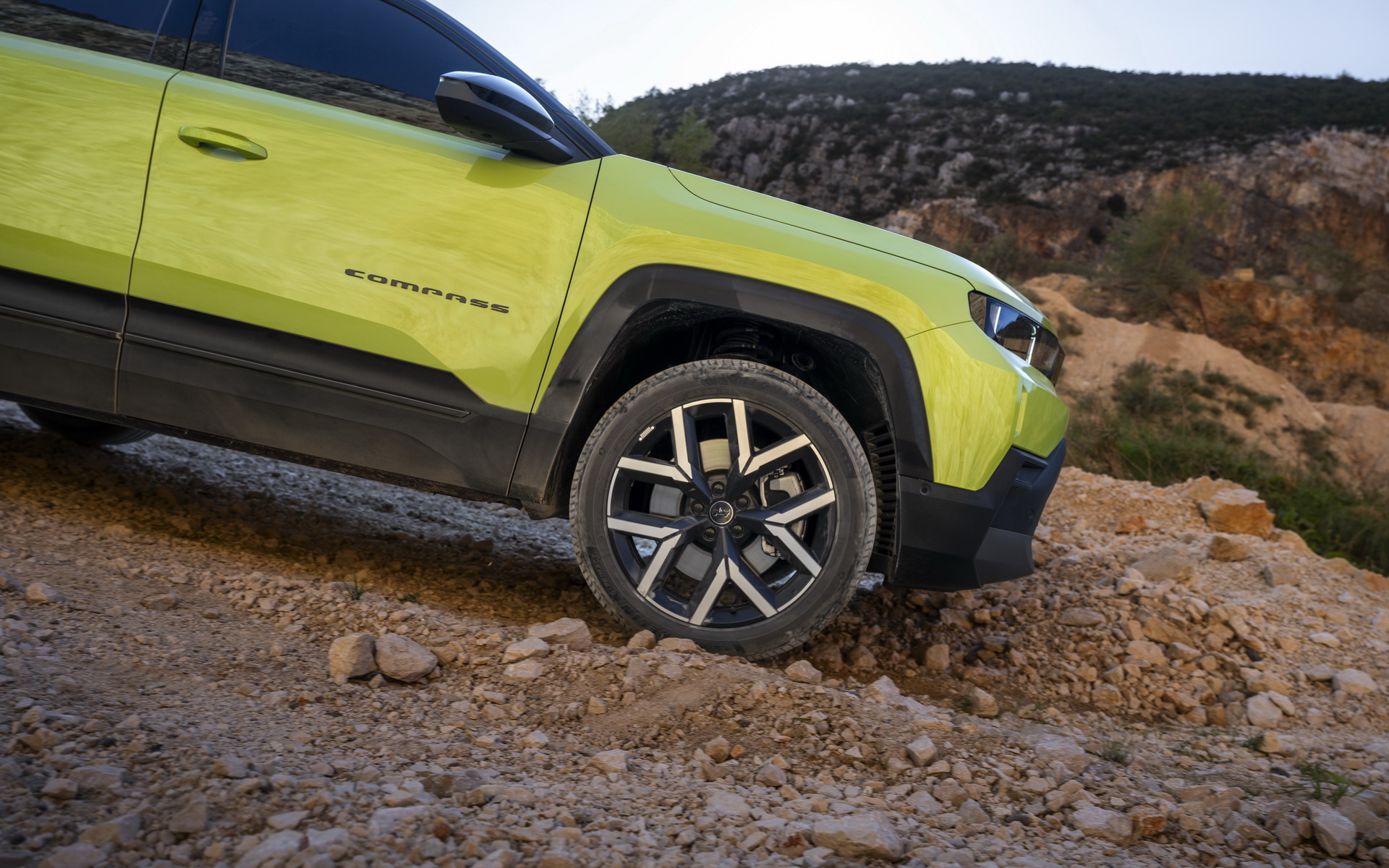 Jeep-Compass-2026-yellow (10)