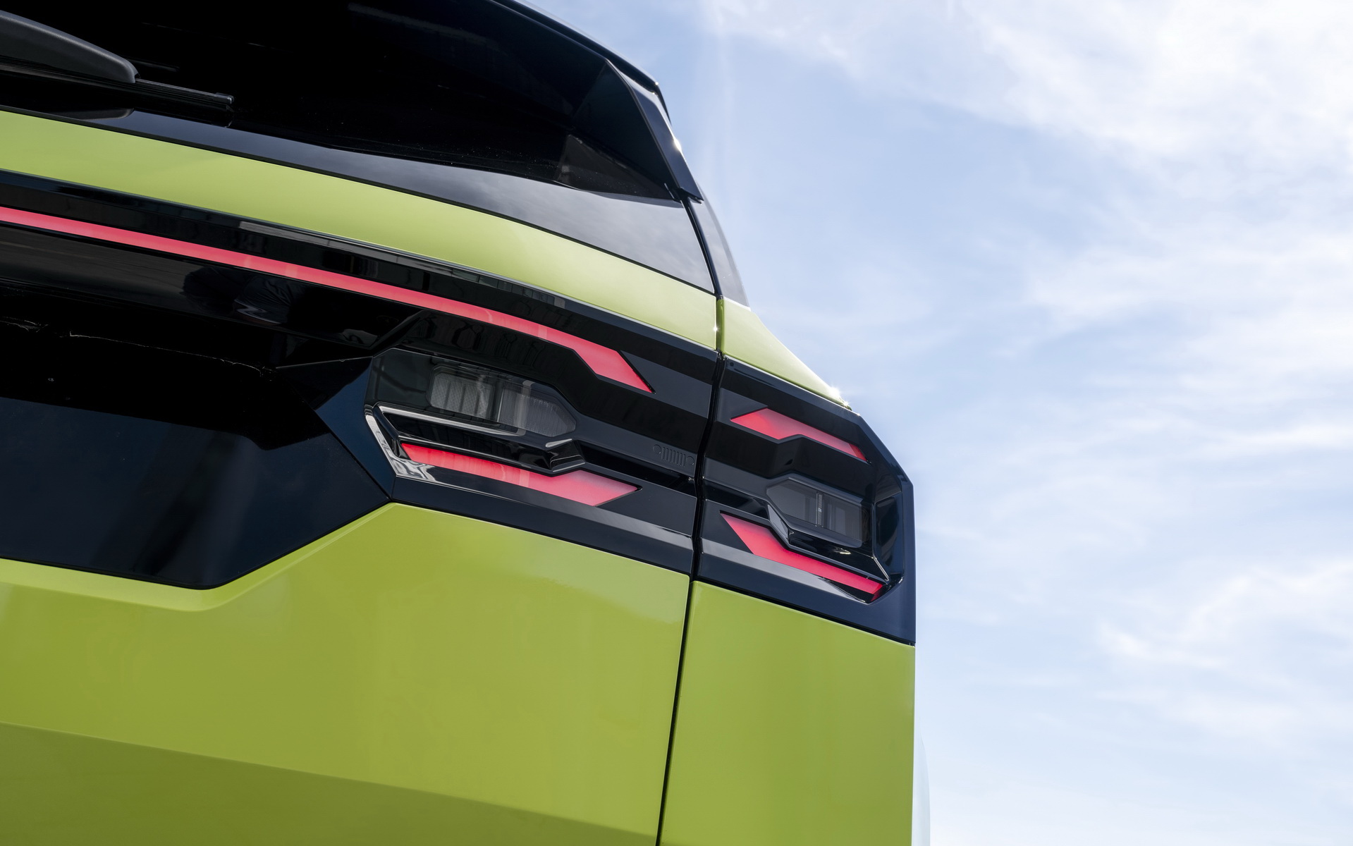 Jeep-Compass-2026-yellow (9)