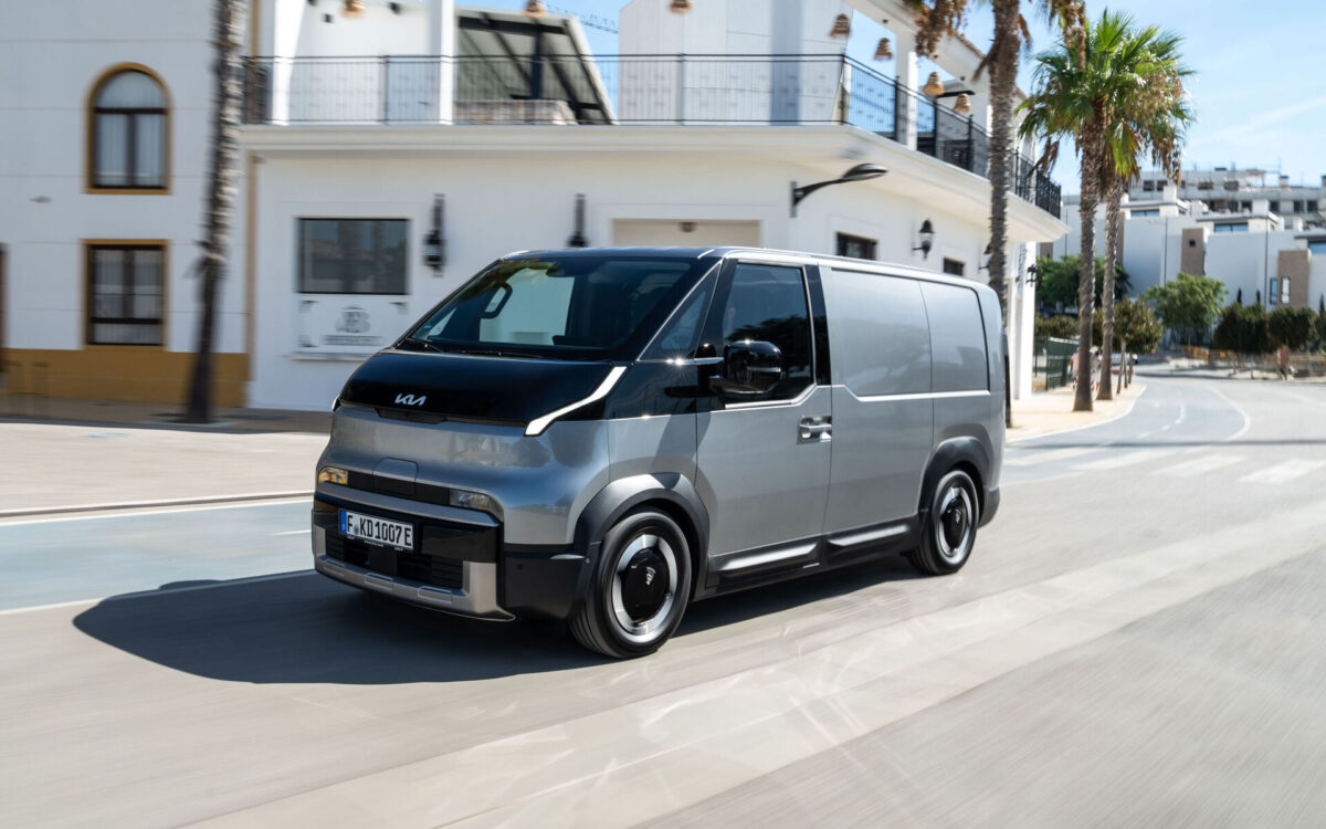 Kia PV5 Cargo: Στην Ελλάδα το φουτουριστικό ηλεκτρικό van (τιμές)