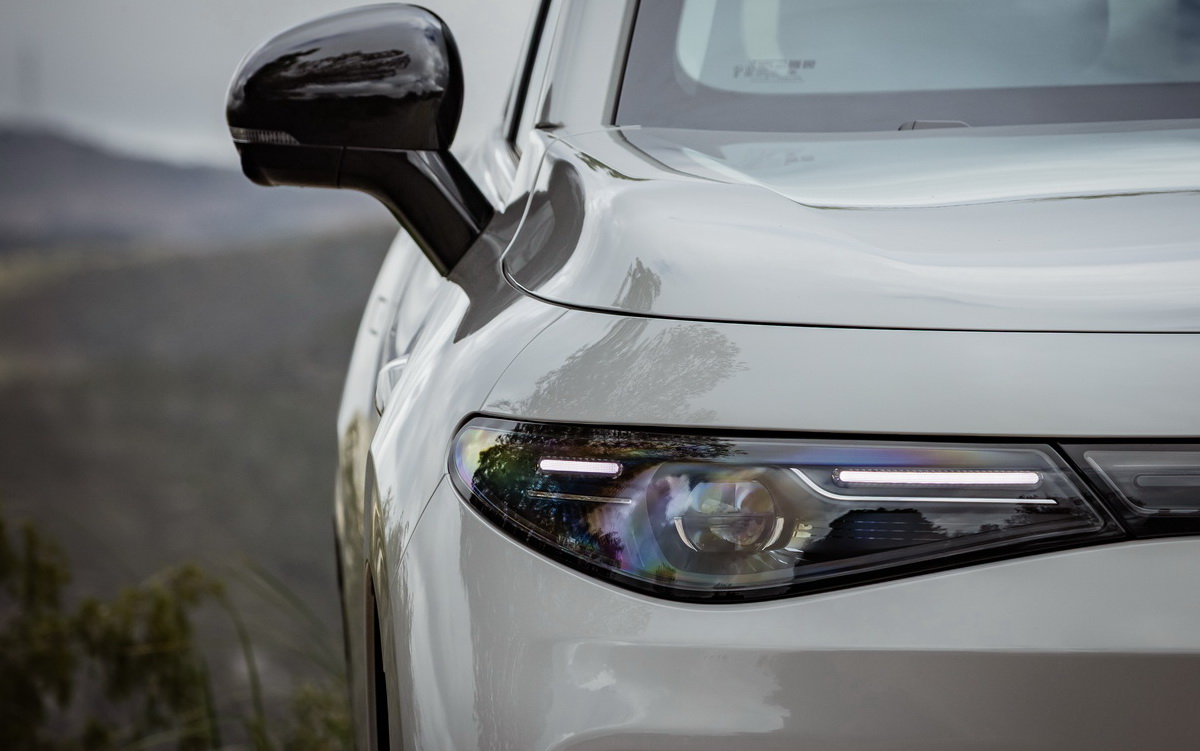 Leapmotor-C10-Hybrid-EV-REEV-test-drive-2026 (13)