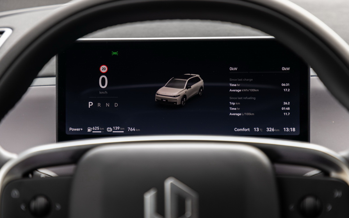 Leapmotor-C10-Hybrid-EV-REEV-test-drive-2026 (3)