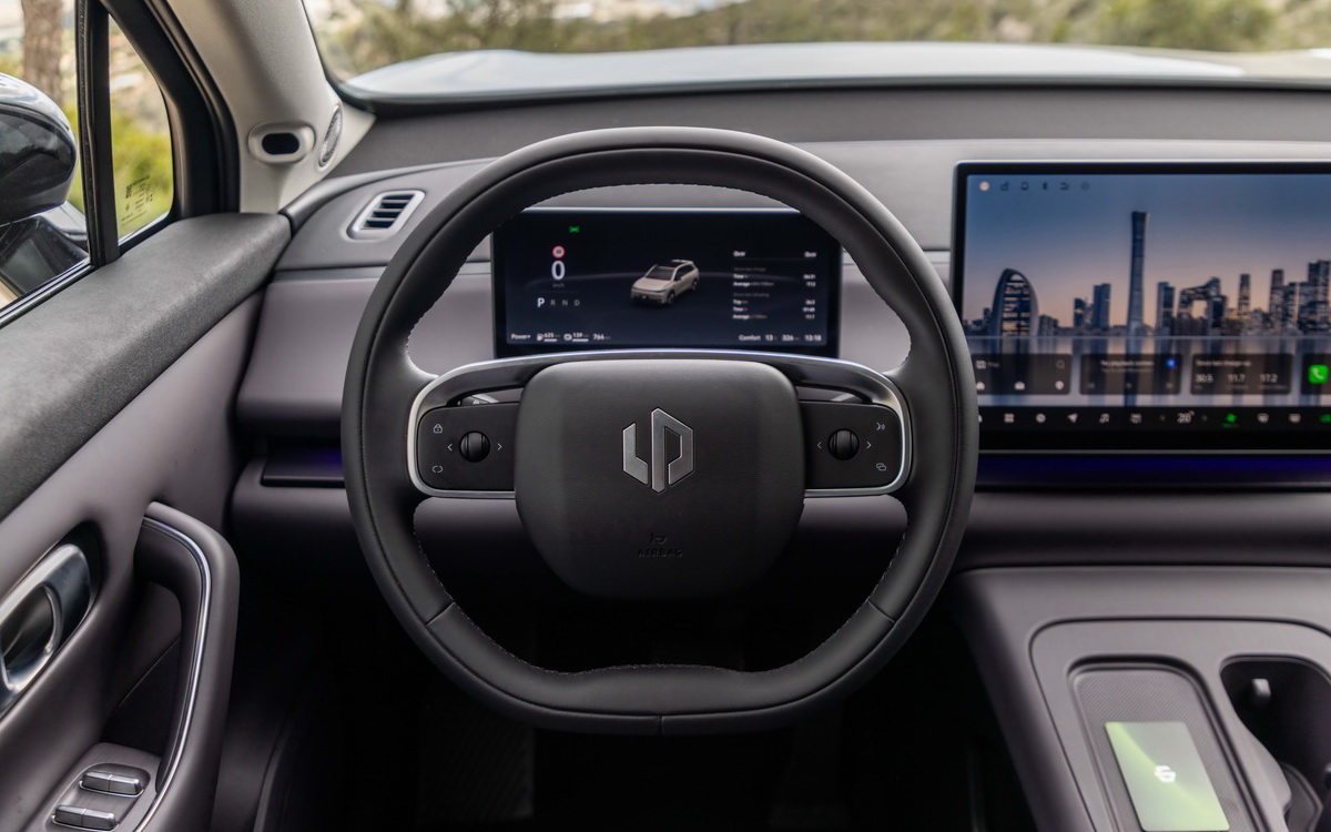 Leapmotor-C10-Hybrid-EV-REEV-test-drive-2026 (4)