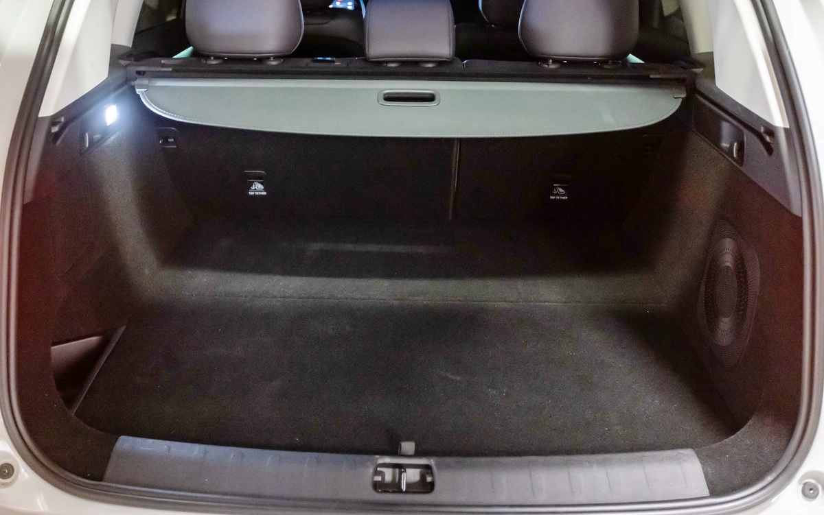 Leapmotor-C10-Hybrid-EV-REEV-test-drive-2026 (7)