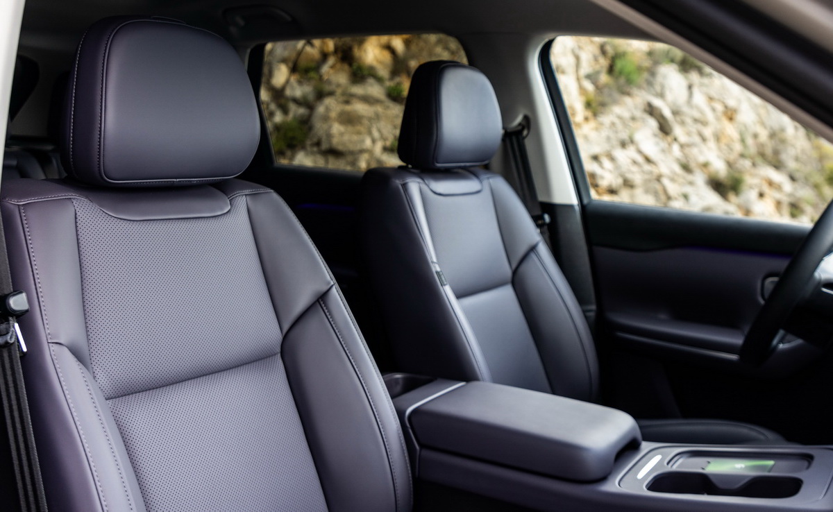 Leapmotor-C10-Hybrid-EV-REEV-test-drive-2026 (8)