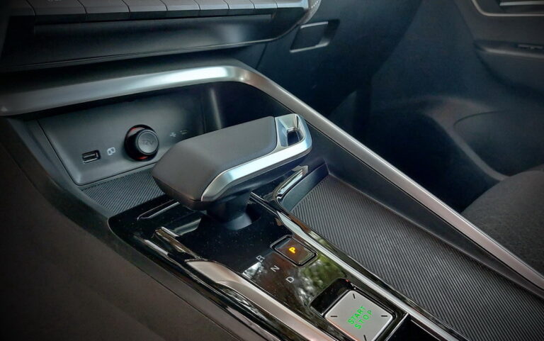 MG-ZS-MAX-HYBRID+-2025-TEST-DRIVE (10)