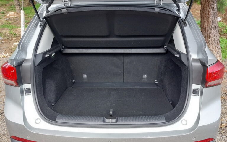 MG-ZS-MAX-HYBRID+-2025-TEST-DRIVE (12)