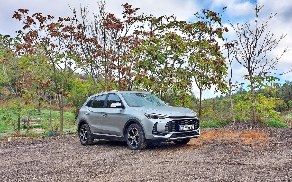 Δοκιμή: MG ZS MAX Hybrid+ – Οικογενειακό SUV με 197 ίππους, υβριδική οικονομία και 7 χρόνια εγγύηση σε τιμή σουπερμίνι