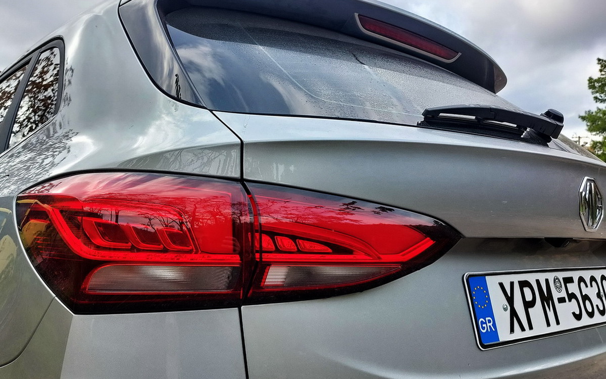 MG-ZS-MAX-HYBRID+-2025-TEST-DRIVE (30)