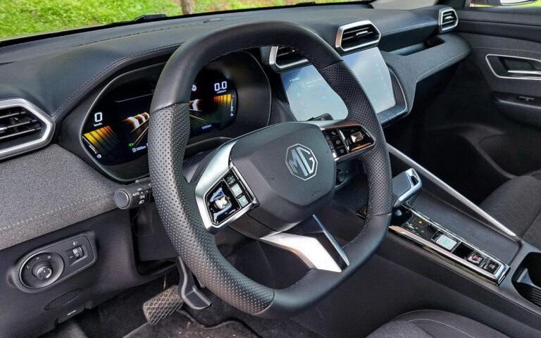 MG-ZS-MAX-HYBRID+-2025-TEST-DRIVE (7)