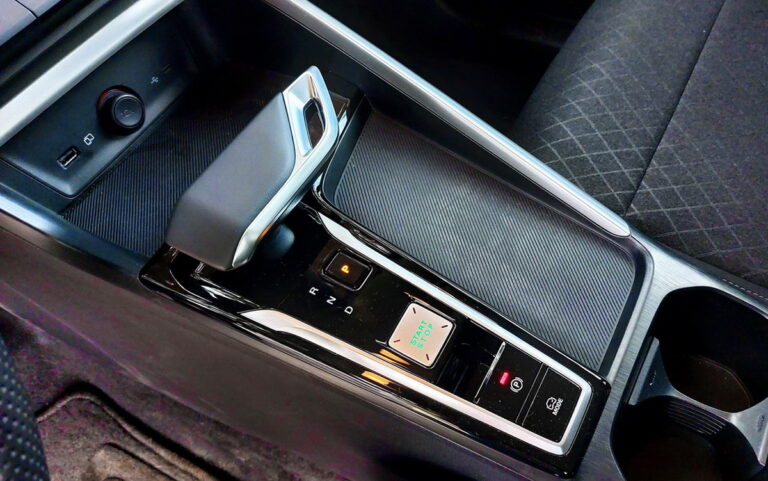 MG-ZS-MAX-HYBRID+-2025-TEST-DRIVE (9)