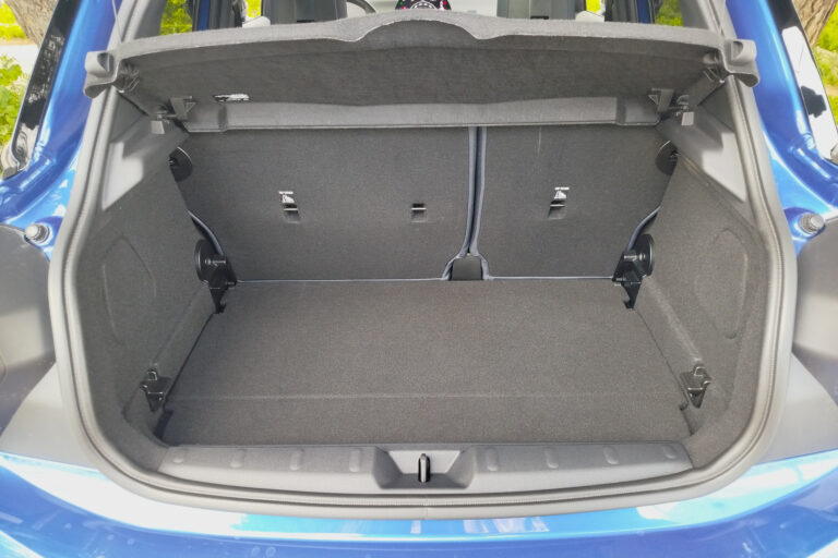 MINI-Cooper-C-5-door-test-drive-12