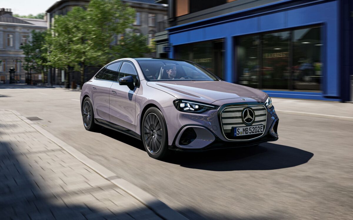 H πρώτη ηλεκτρική Mercedes-Benz C-Class: Εμφάνιση που… λαμπυρίζει και αυτονομία που ξεχωρίζει