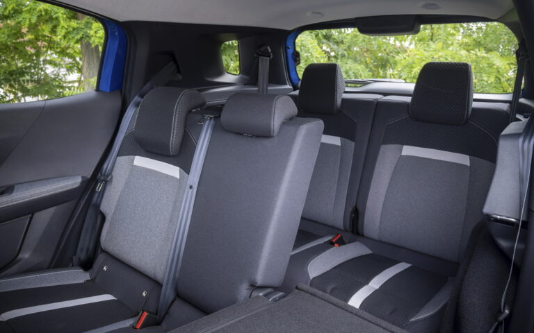 Opel-Frontera-Hybrid-Seven-seater_528253