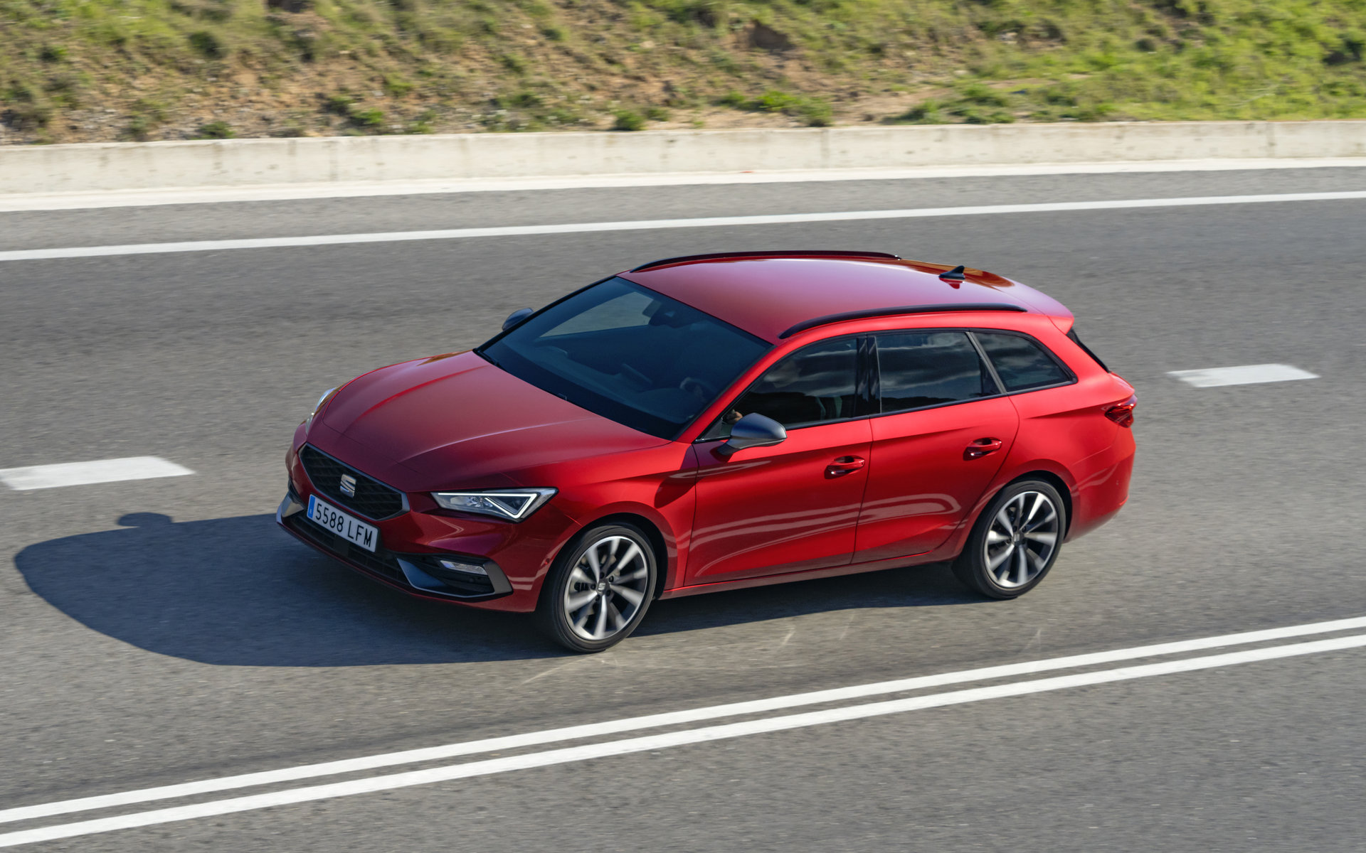 Leon Sportourer