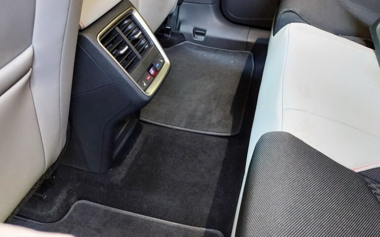Skoda-Elroq-85-TEST-2026-onlyauto (33)
