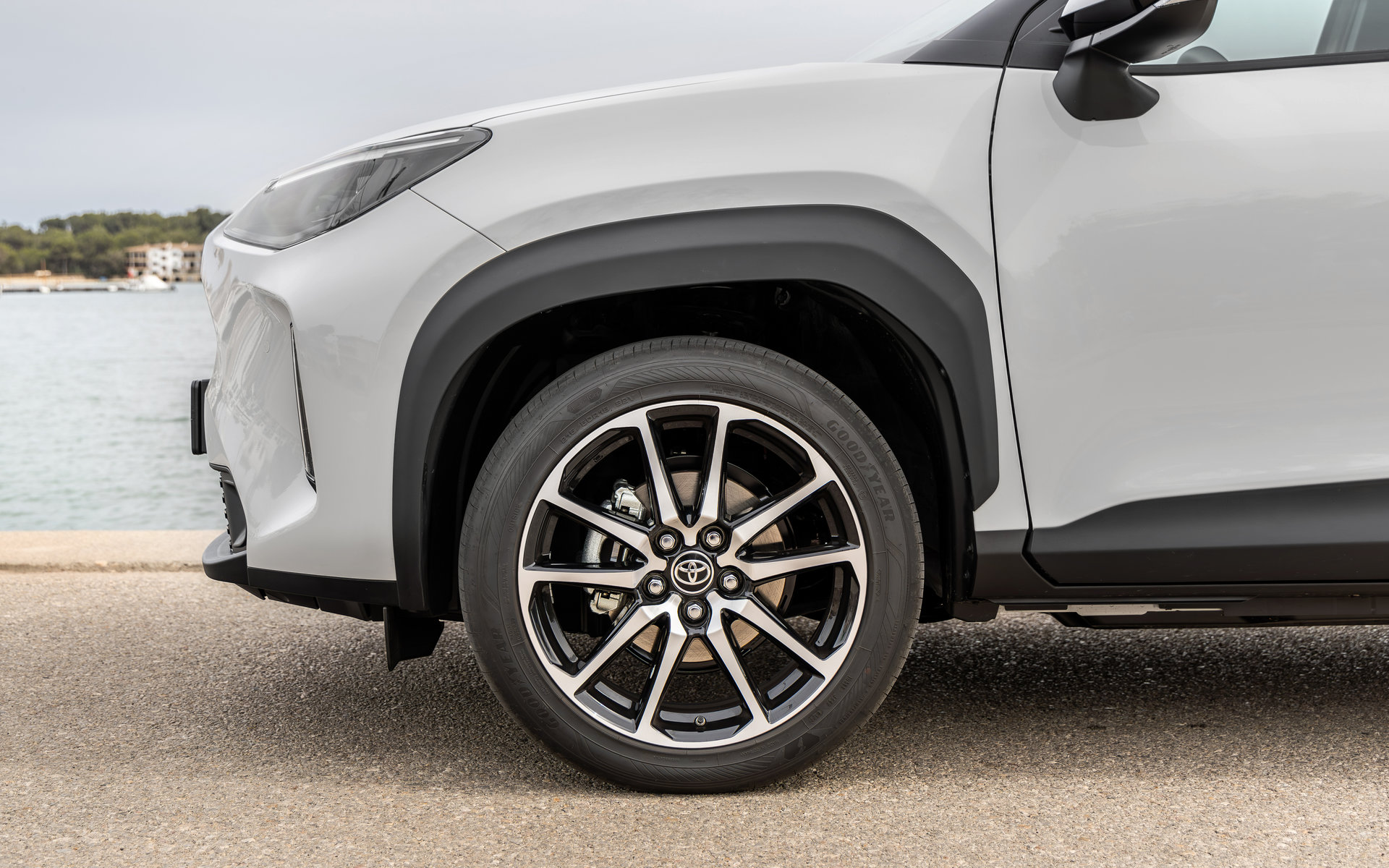 Toyota-Yaris-Cross-2025-8