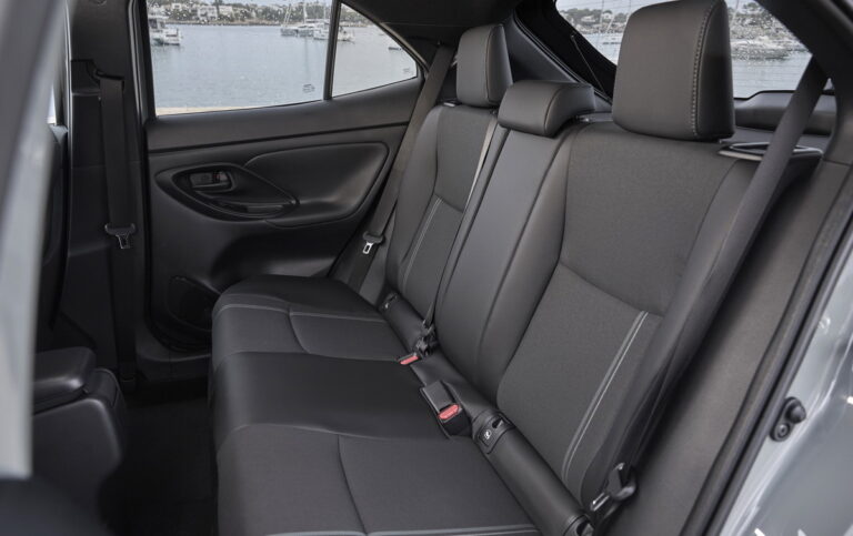 Toyota Yaris Cross Premiere Edition Hybrid 130 2024 (3)