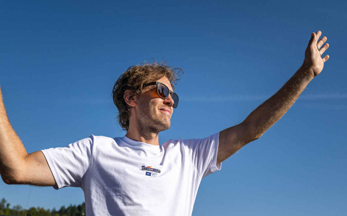 O Vettel το έκανε και αυτό: Τερμάτισε στον Μαραθώνιο Λονδίνου σε εκπληκτικό χρόνο (video)