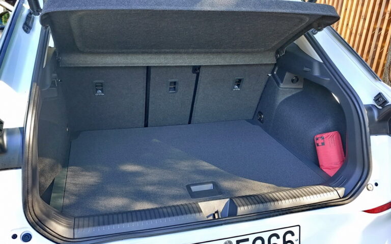 Volkswagen-VW-T-Roc-GR presentation-2026 (13)