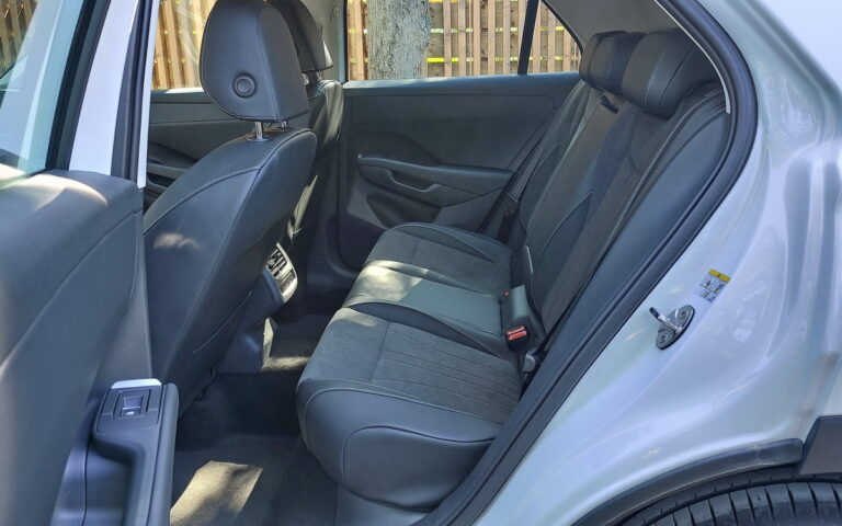 Volkswagen-VW-T-Roc-GR presentation-2026 (14)