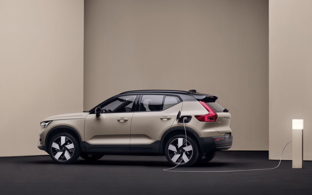 Volvo EX40