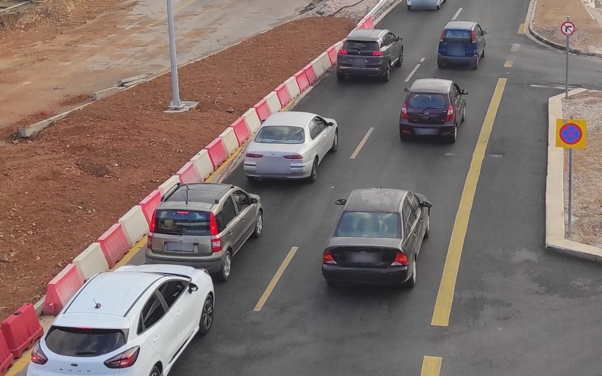 Περισσότερα από 80.000 ειδοποιητήρια για ανασφάλιστα και χωρίς πληρωμή τελών κυκλοφορίας οχήματα