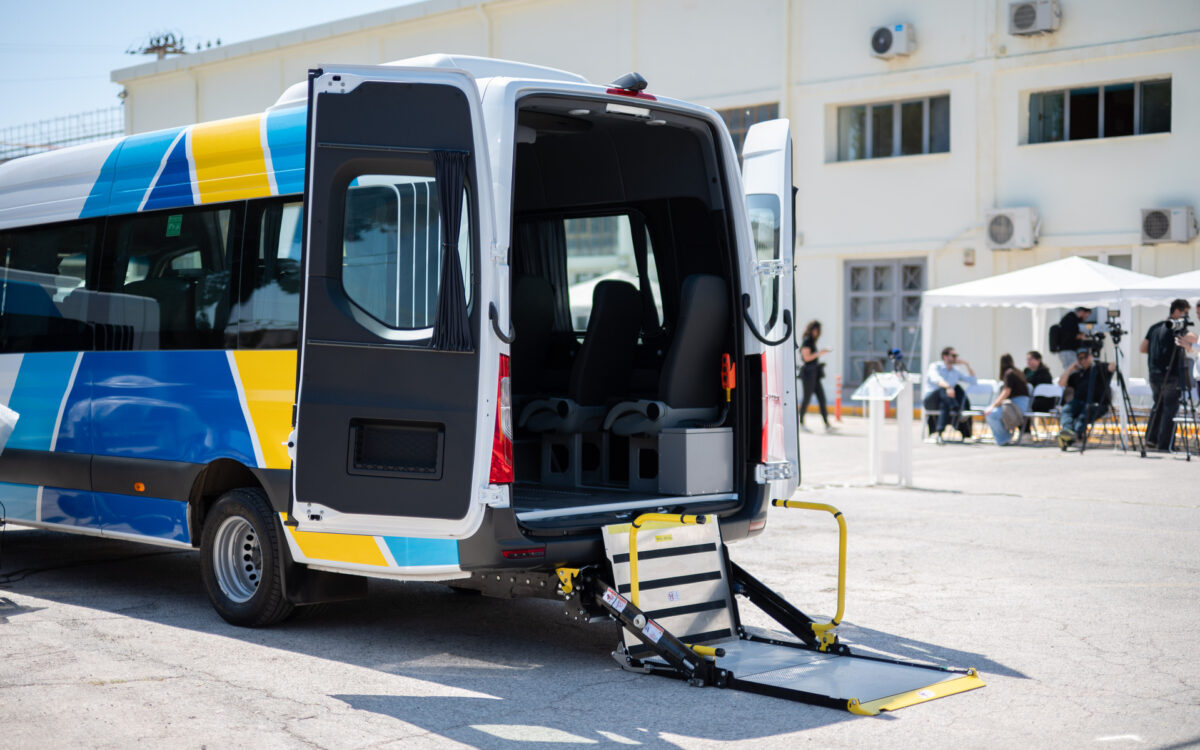 Δωρεάν μετακινήσεις για ΑμεΑ με τα 10 ειδικά διαμορφωμένα λεωφορεία της ΟΣΥ