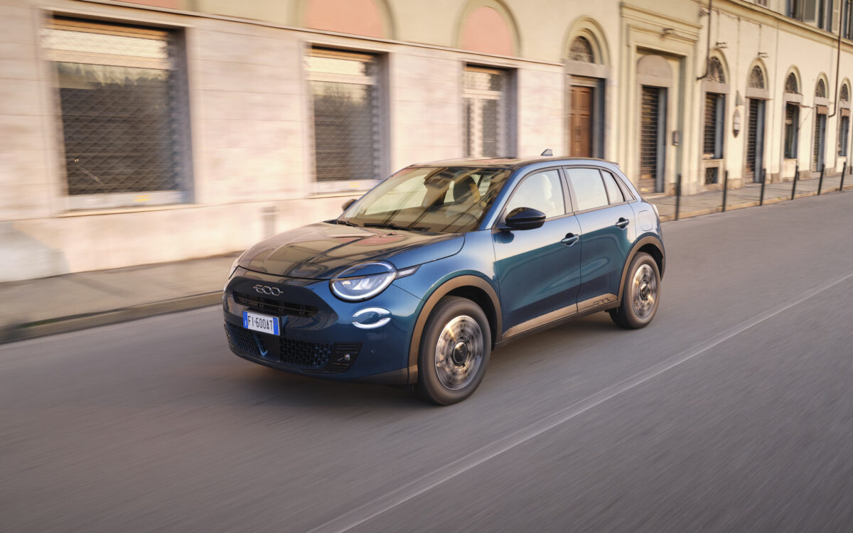 Στην Ελλάδα το πιο προσιτό FIAT 600 με τους 100 ίππους και το χειροκίνητο κιβώτιο (+τιμές)