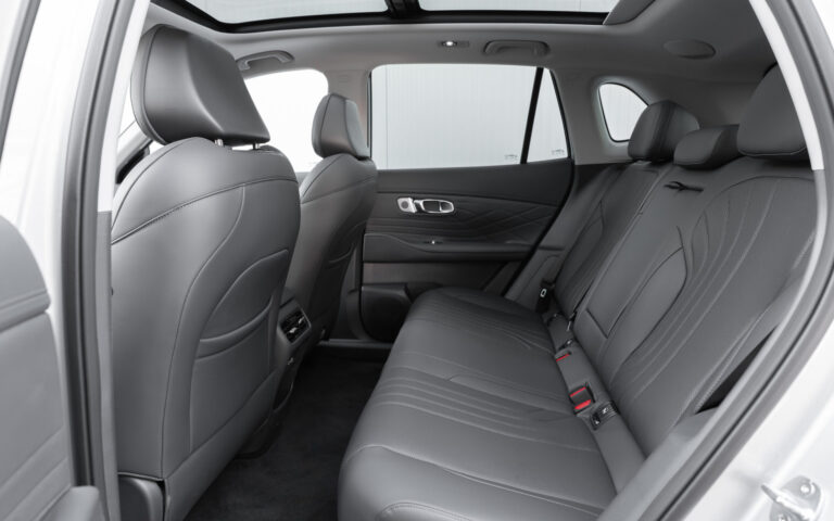 Geely-Starray-6