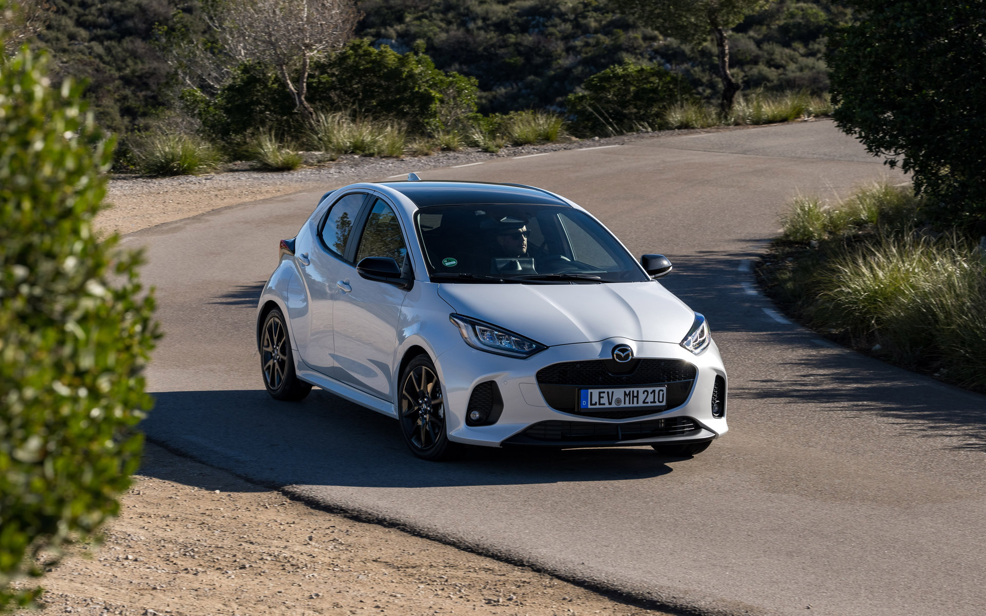 Mazda2-Hybrid-2025-5