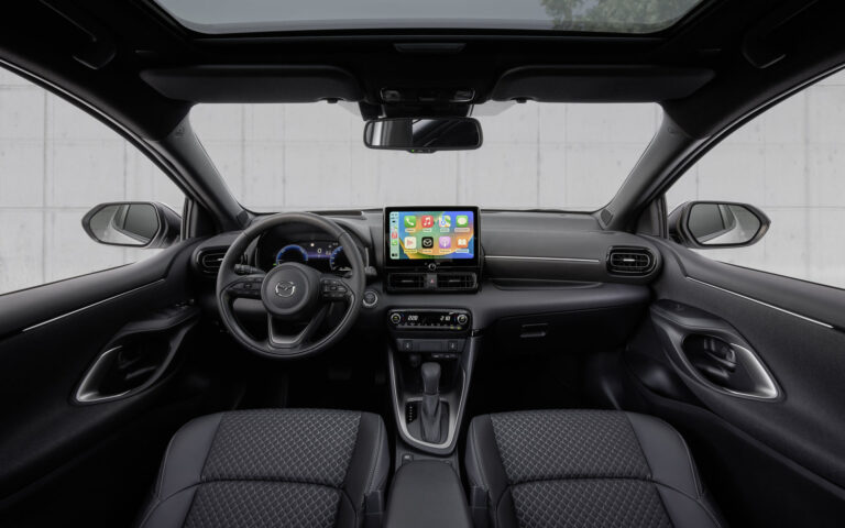Mazda2-Hybrid-2025-7