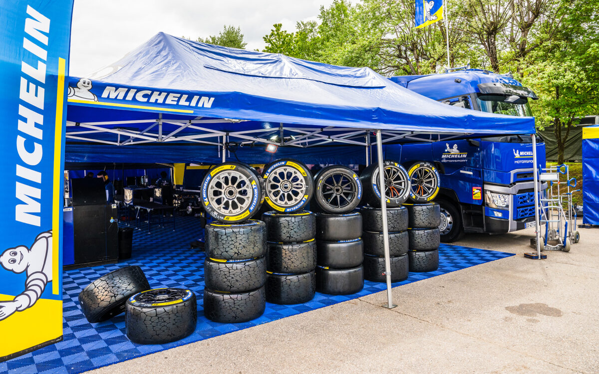 Renault και Michelin κόβουν θέσεις εργασίας στη Γαλλία παρά τις νέες επενδύσεις