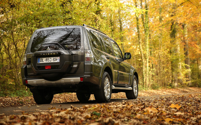 Mitsubishi-Pajero-3