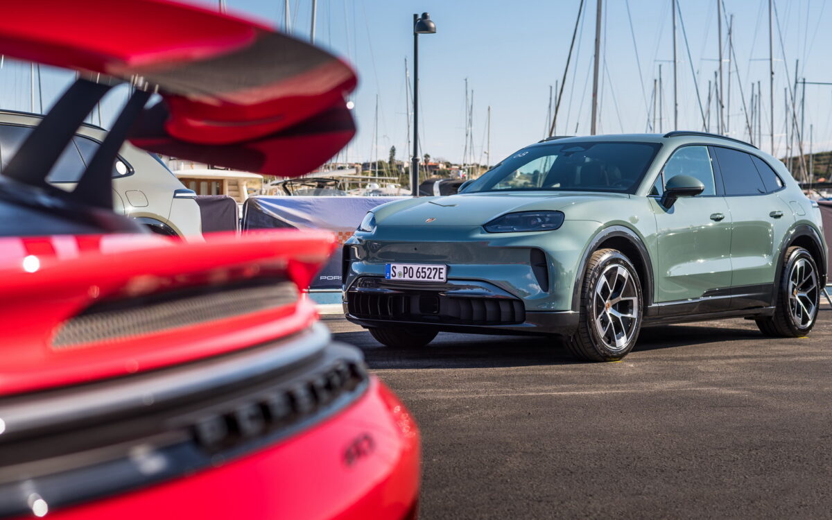 Η νέα ηλεκτρική Porsche Cayenne και το αποτύπωμα που άφησε στην ελληνική πρεμιέρα της