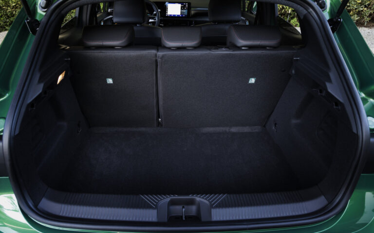 RENAULT CLIO VI FULL HYBRID E-TECH (RB3B1 HEV)