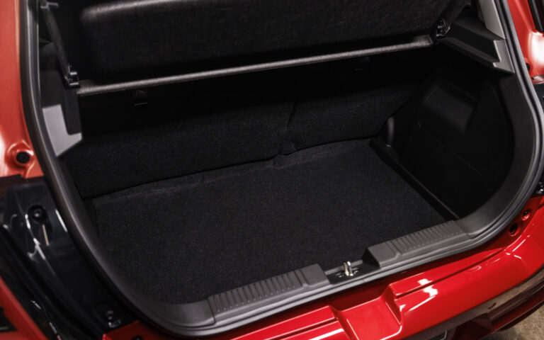 Suzuki-Swift-Hybrid-7