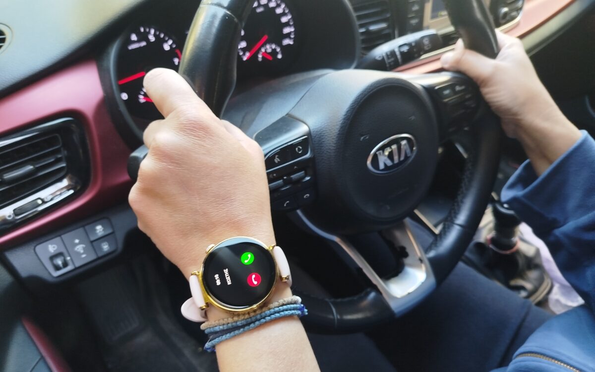 Νέος ΚΟΚ: Τι ισχύει για τη χρήση smartwatch κατά την οδήγηση