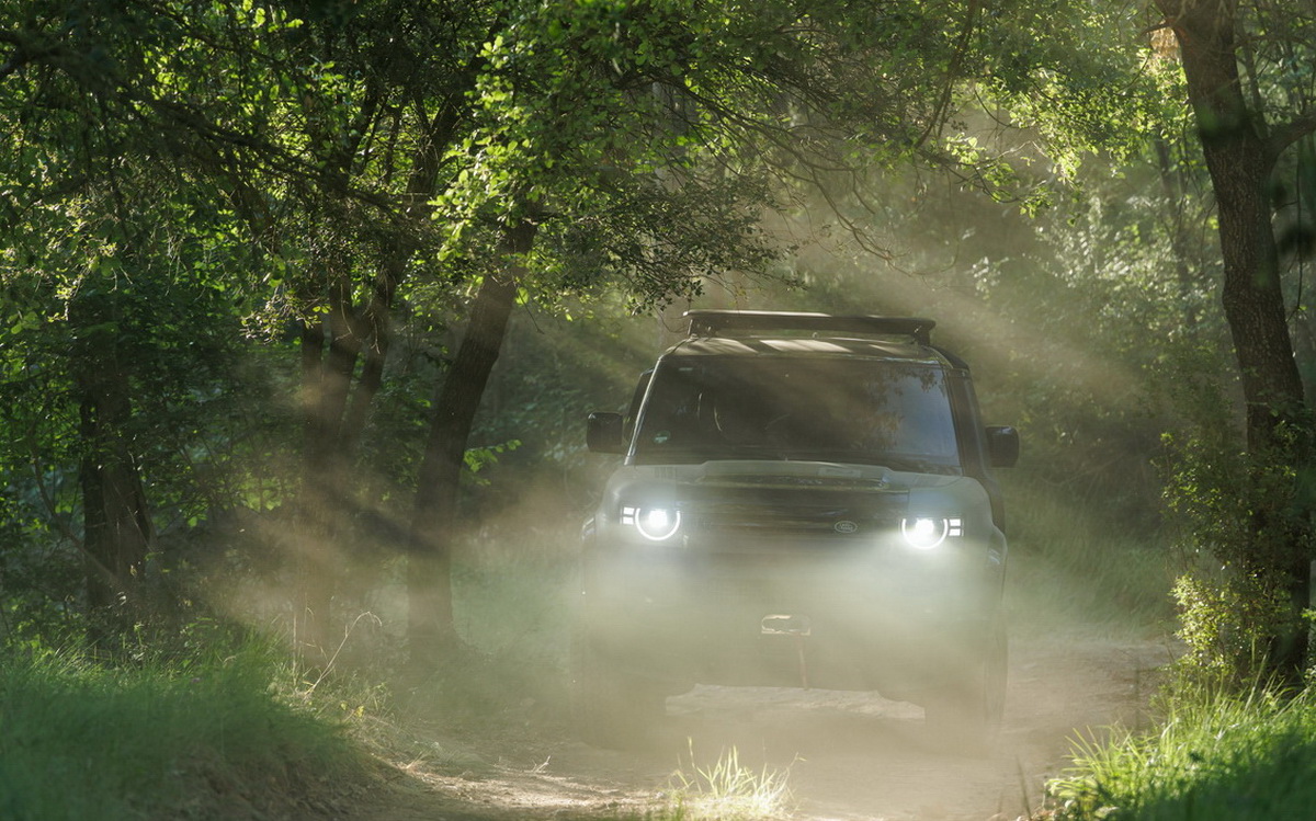 489_Defender Trophy Sels_Europe_R5